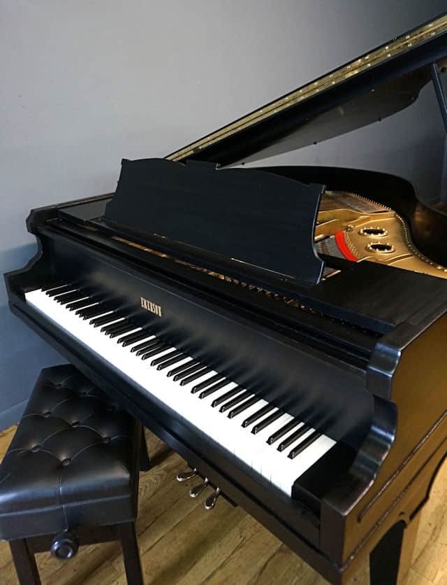 Baby Grand Piano Ebony Black, New Matching Bench Cameron Piano