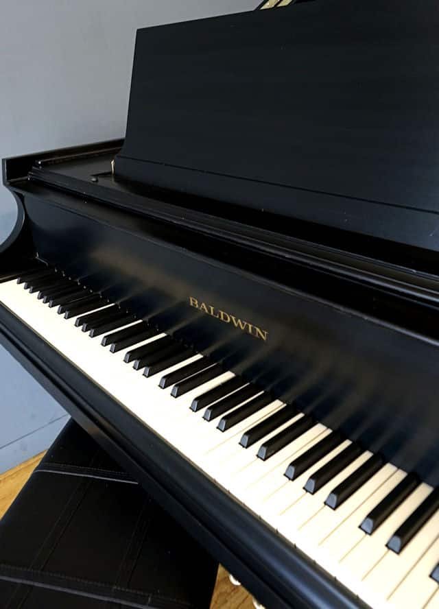 Baldwin Model M Artist Series Baby Grand Piano Ebony Black 2 Baldwin Model M Artist Series Baby Grand Piano Ebony Black - Image 2