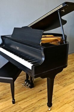 Hardman Baby Grand Piano Ebony Black Gallery II 143 1