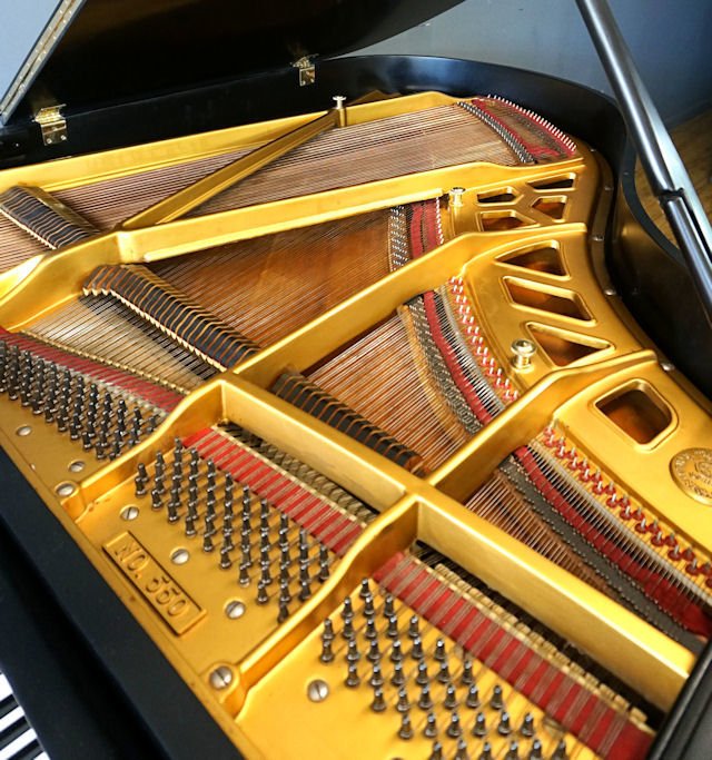 Baby Grand Piano 550 by Kawai Baldwin