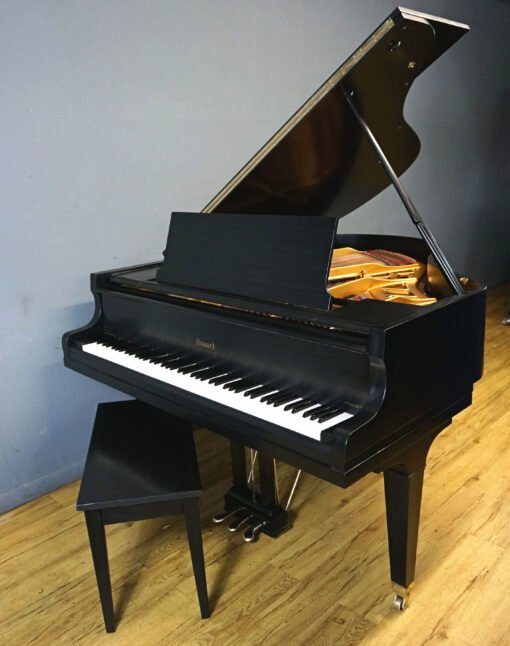 Howard Baby Grand Piano by Kawai no. 550 Satin Black