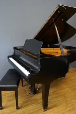 Young Chang G-175 Baby Grand Piano Satin Ebony 17 Young Chang 175
