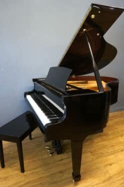 Pearl River Baby Grand Player Piano GP142 Petite Polished Black 17 Pearl River Player Grand Piano Polished Black GP142